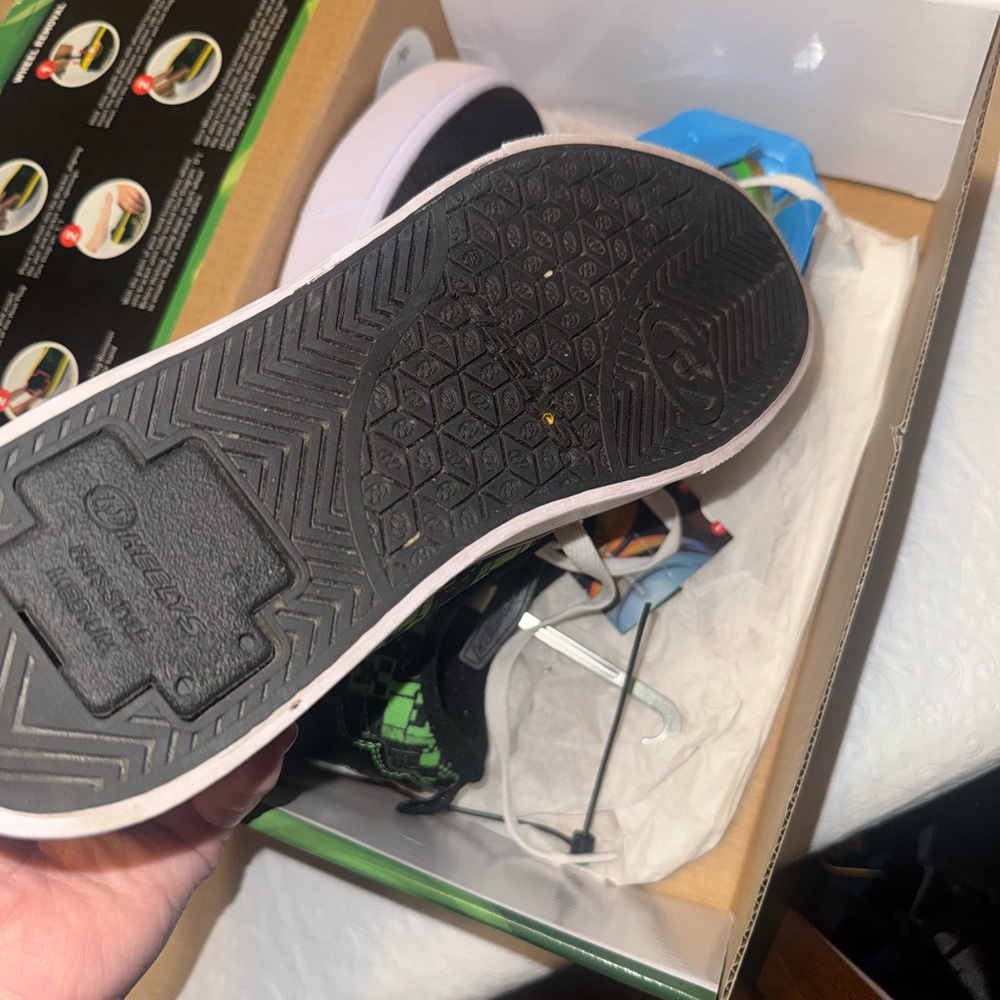 Minecraft Heelys - Picture 5 of 5